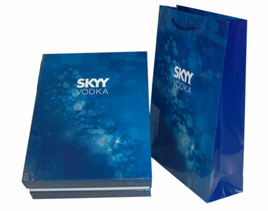 SKYY VODKA高档礼品酒盒 双铜纸裱瓦楞烫金工艺